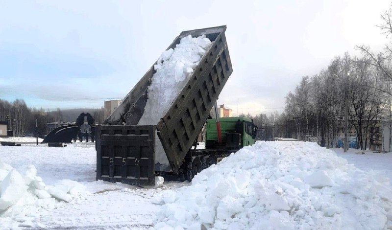 ***На главной площади Тынды начали возводить …