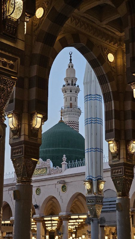 ‏إني لأرجو مِن يمينِكَ شربةً
