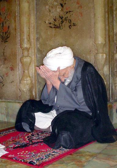 " إذا رفعت يدك إلى السماء...