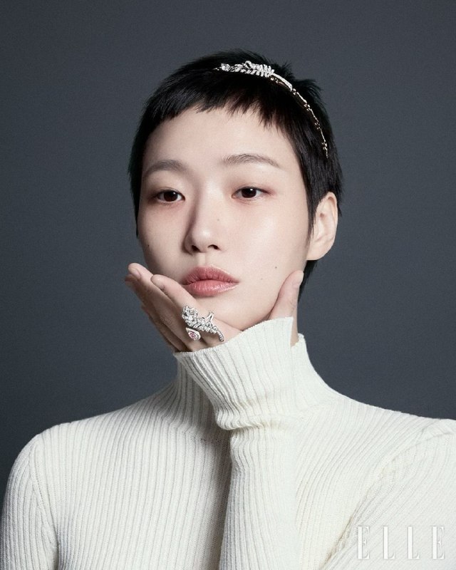 KIM GO EUN