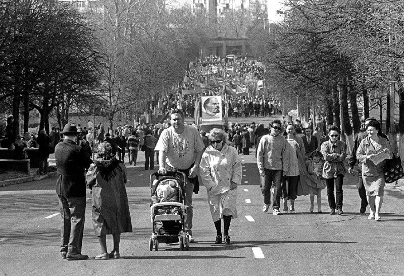 Первомай в Ульяновске. 1997 г.