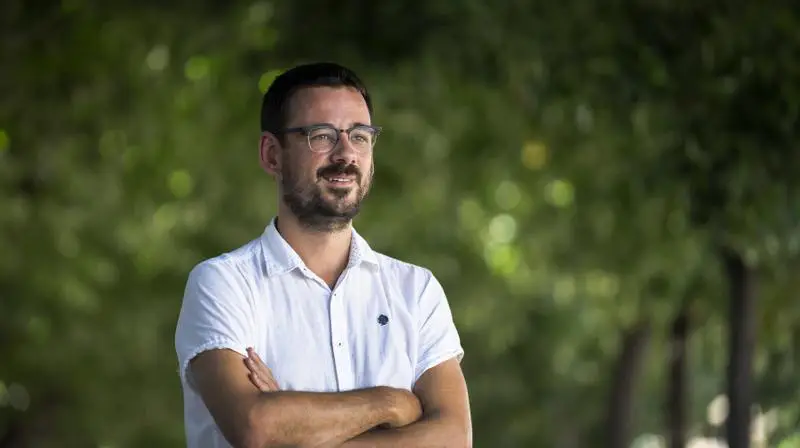 ***🗞️***[#ENTREVISTA](?q=%23ENTREVISTA) | El Diari ARA entrevista a en Lluc Salellas, cap de l'oposició a l'Ajuntament i alcaldable de Guanyem Girona.