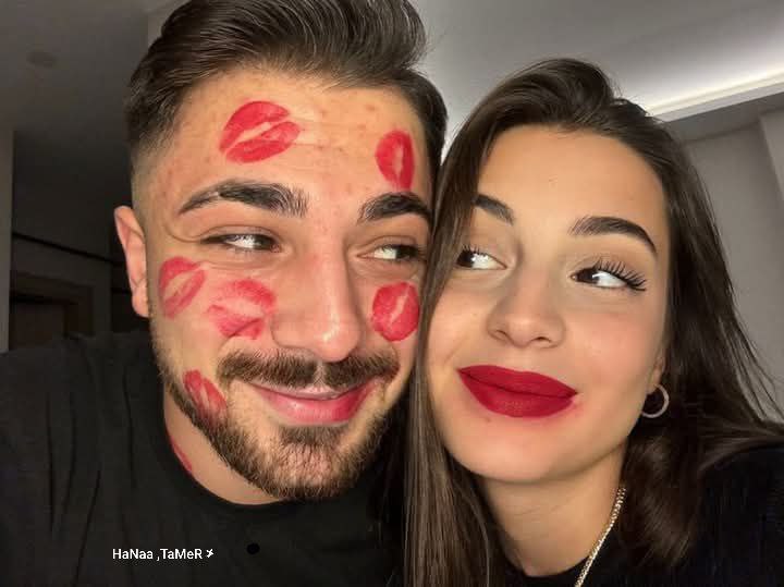 Sign your love with your kiss.***❤️***