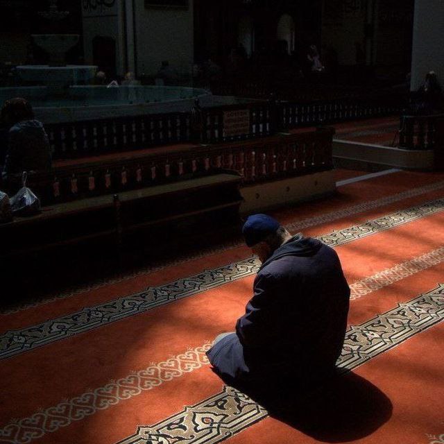 **خذٌ مِـن الَدُنيـا