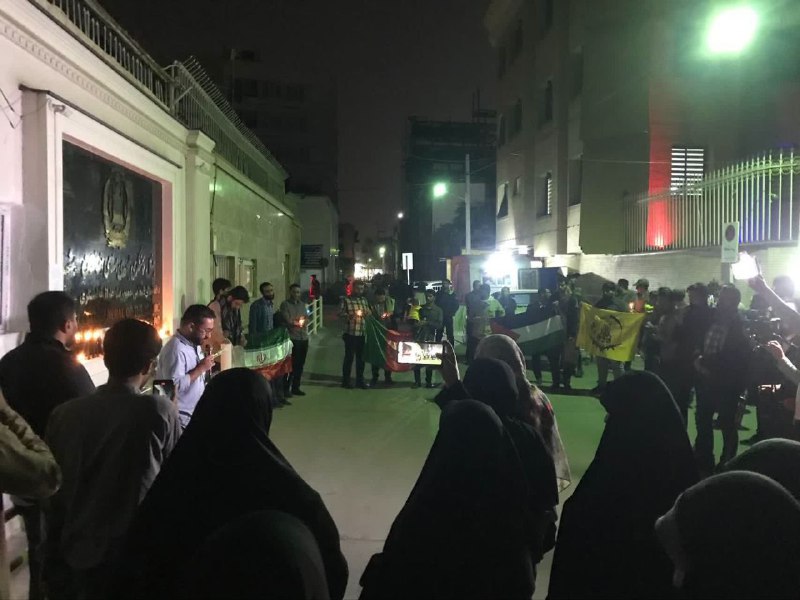 اجتماع دانشجویان مشهدی در مقابل کنسولگری …
