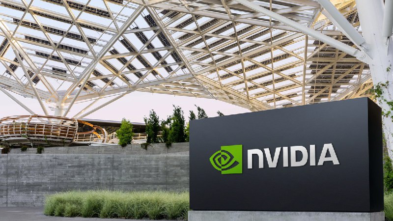 [​](https://hooks.pro/media/2024/06/20/bot704896141/file-ZnQuHgCdzg.jpg)**NVIDIA стала крупнейшей компанией в мире по рыночной капитализации**Акции компании Nvidia (NVDA), которая производит чипы, используемые для обучения и развертывания …