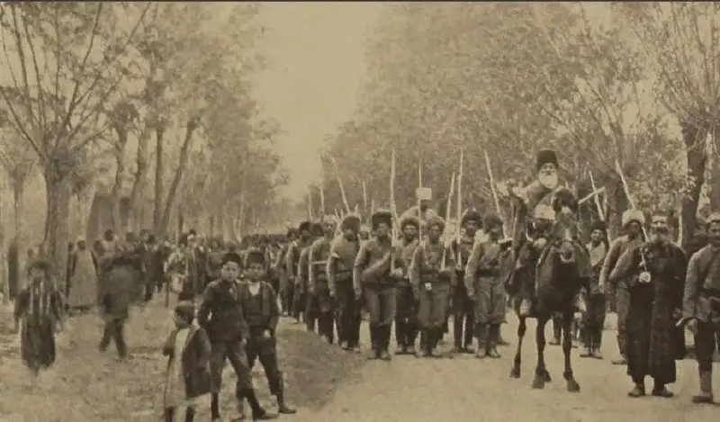 Արարատյան գնդի հայ կամավորները 1915 թ. …