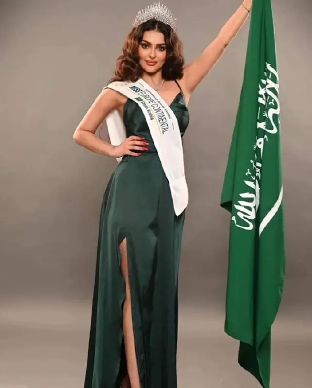 Suudi Arabistan güzellik yarışmasına katılıyor. Adı …