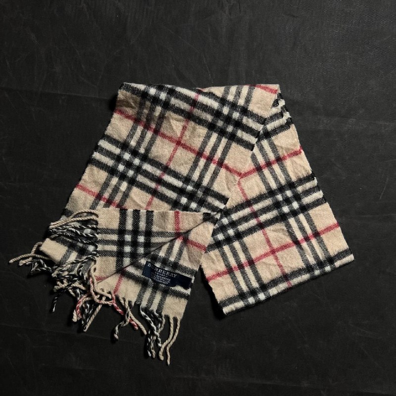 *BURBERRY CASHMERE SCARF