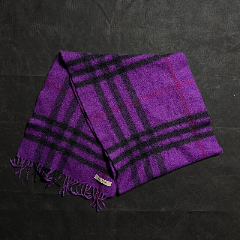 *BURBERRY CASHMERE SCARF