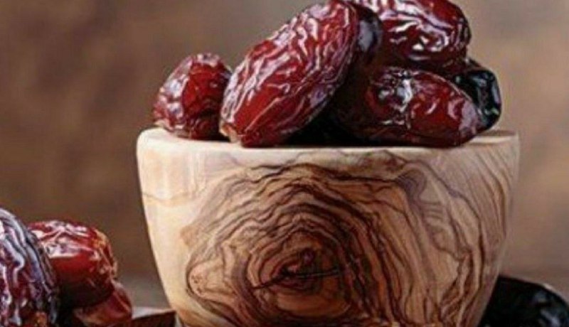 تنها با دو خرما در روز …