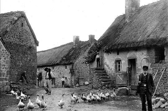 ***🇫🇷*** A small village in France, …