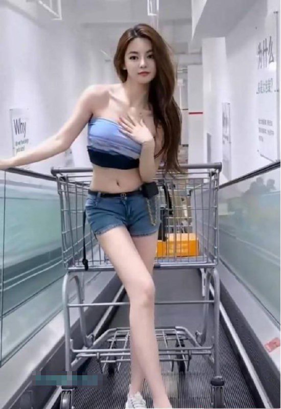 **标题**：海口娃娃脸马尾晨姑娘