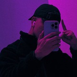 **إبتسمِ دائماً وإياكِ أن تحزنِ.