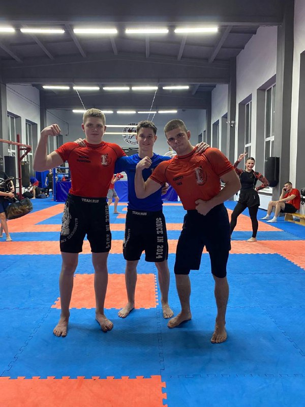 Опаааа***🤼‍♀️******🚀******🚀******🚀***