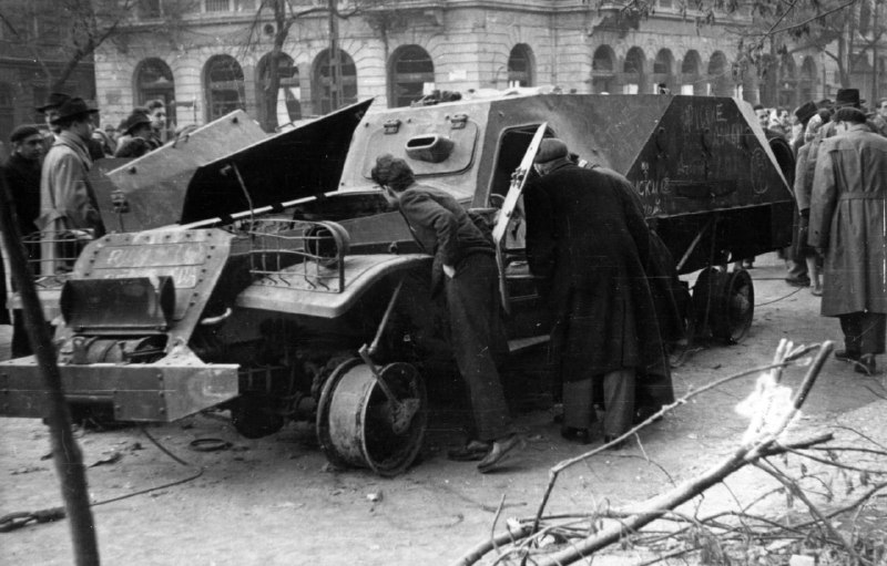 Az 1956-os magyar szabadságharc legegyszerűbb fegyvere …