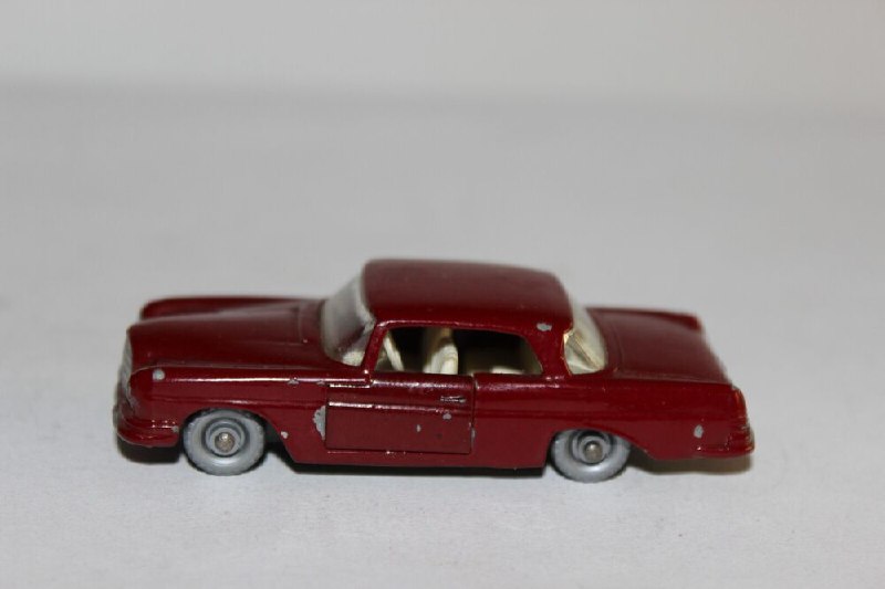 1963-65 Matchbox 53b Mercedes 220SE