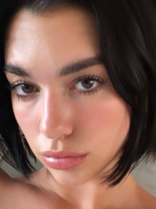 i admire dua lipa's natural beauty