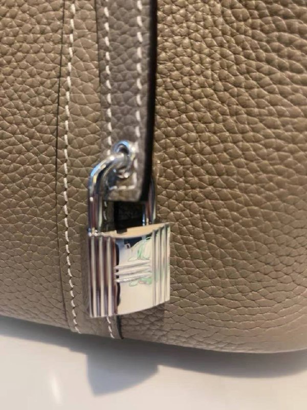 六年老店英国🇬🇧潮牌Hxxxxs正品👜