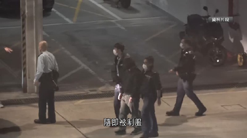 [尖沙咀警署搶槍案 休班警被暫控窺淫及企圖無牌管有槍械罪 明日提堂](https://www.i-cable.com/%E6%96%B0%E8%81%9E%E8%B3%87%E8%A8%8A/309368/%E5%B0%96%E6%B2%99%E5%92%80%E8%AD%A6%E7%BD%B2%E6%90%B6%E6%A7%8D%E6%A1%88-%E4%BC%91%E7%8F%AD%E8%AD%A6%E8%A2%AB%E6%9A%AB%E6%8E%A7%E7%AA%BA%E6%B7%AB%E5%8F%8A%E4%BC%81%E5%9C%96%E7%84%A1%E7%89%8C)