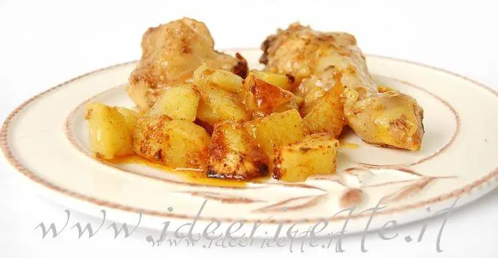 Ricetta Pollo con patate al cartoccio con pomodoro ed erbe aromatiche ***✅***