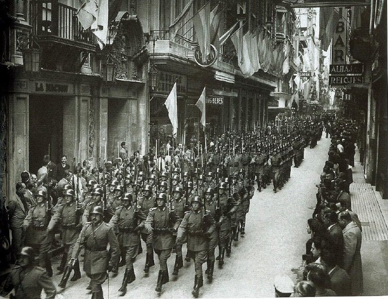 Desfile militar en la calle Florida …