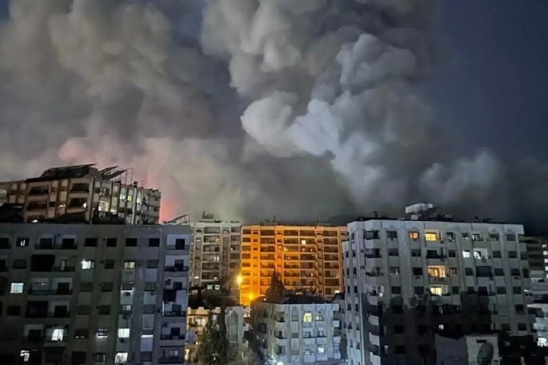 İşgalci siyonistler Suriye'de birçok noktayı bombaladı