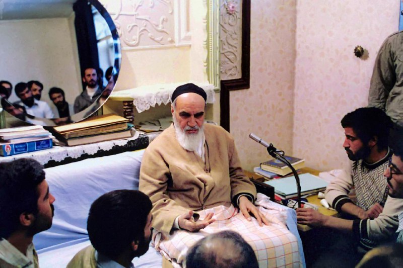 من بَقّالی باشم در شیراز، زیر …