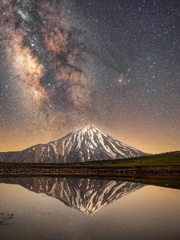 کهکشان راه شیری برفراز قله دماوند...