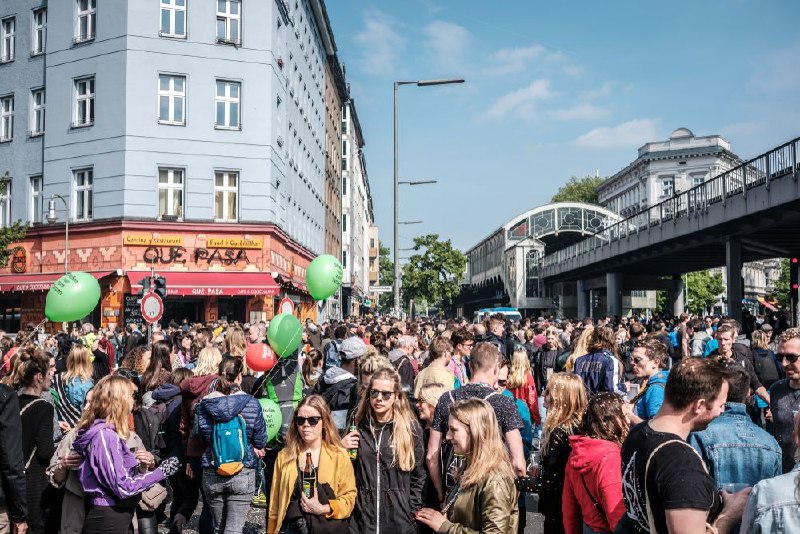 **Umzingelt von „Ichlingen“: Zwischen Babyboomern und …