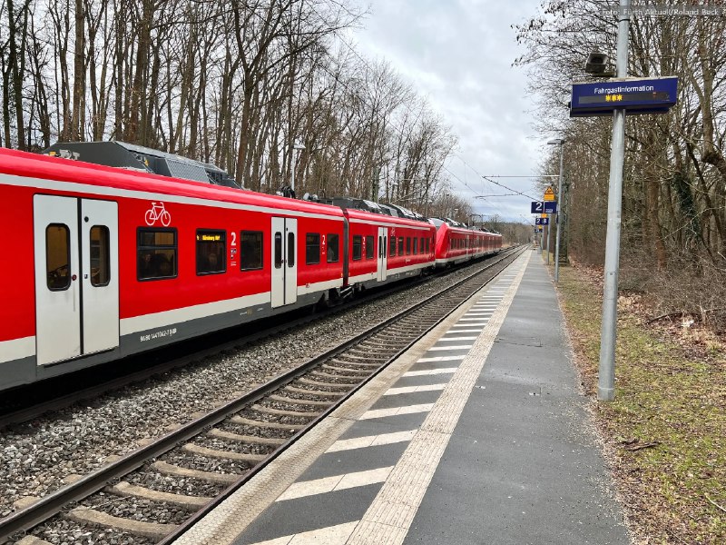 Bauarbeiten auf der Strecke der S4: …