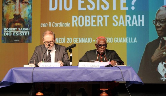 **Cardenal Sarah: abolir la Misa Tridentina …