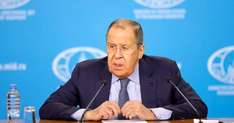 VIDEO: Rusko nebude rokovať o kontrole zbraní, pokiaľ USA budú podporovať Ukrajinu, vyhlásil Lavrov a dodal, že Rusko vytriezvelo z …