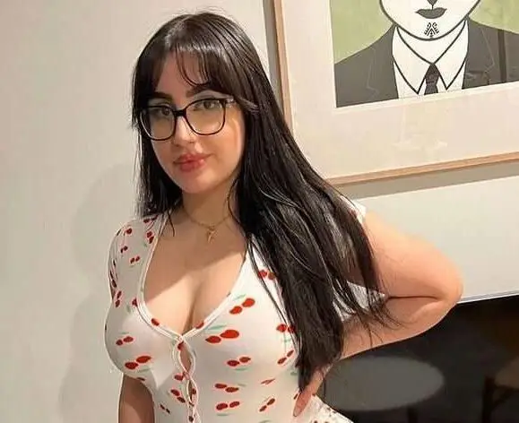 Who is Amiliasoforiegn? #1 Best Curvy Model, Bio, Wiki, Age, Height, Weight, Modeling career, Net worth, Interesting Facts, Onlyfans,
