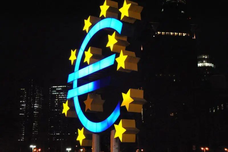 ***💶******💵***Евро укрепляется по отношению к доллару, …