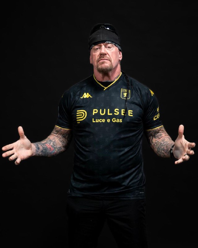 The Undertaker con la 𝗧𝗘𝗥𝗖𝗘𝗥𝗔 𝗖𝗔𝗠𝗜𝗦𝗘𝗧𝗔 …