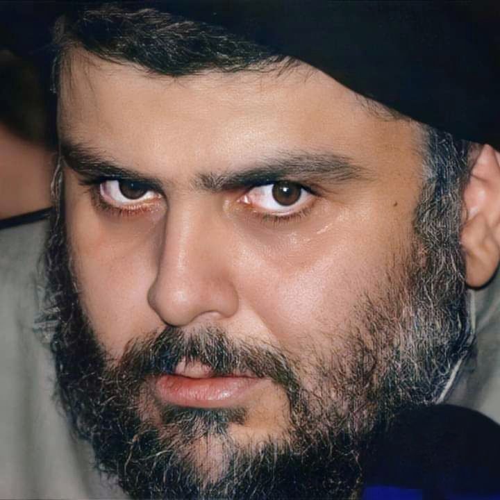 **قَمَرٌ تَوَسَّطَ جُنْحُ لَيْلٍ أسْوَد**