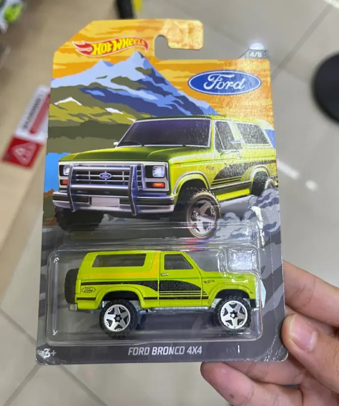Nama model : Ford Bronco 4x4