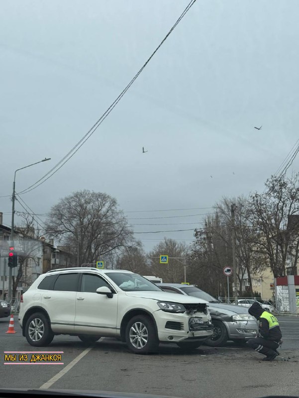 ДТП на перекрёстке возле военного городка …