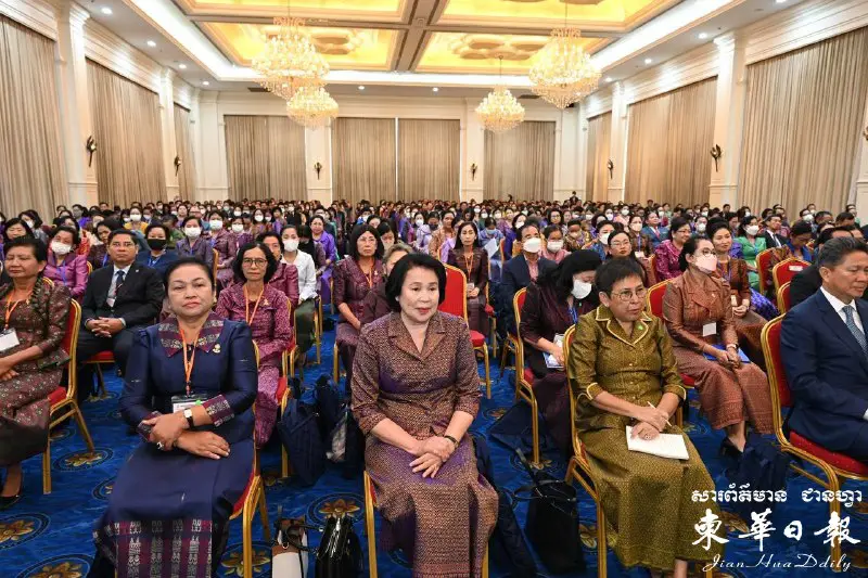 柬埔寨女性公务员占比持续提升
