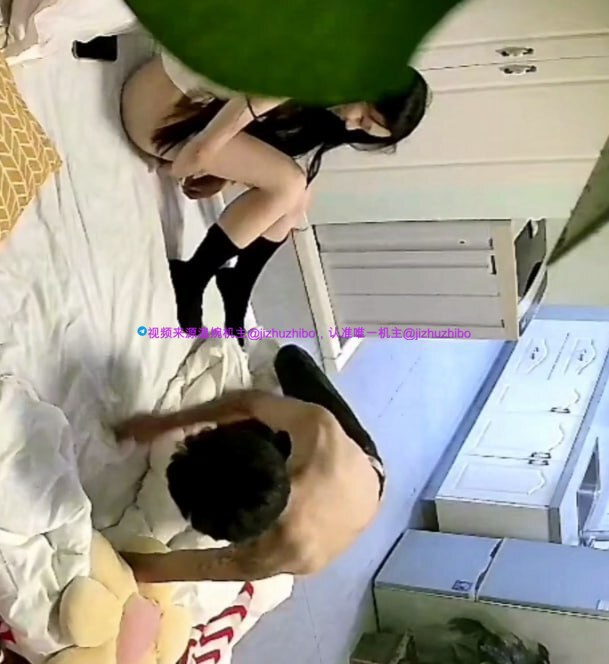 大学生酒店情侣直播偷拍㊙️