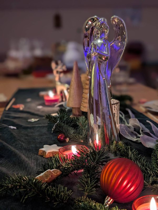 Frohe Weihnachten! ***🎄******✨******🎶******🕯******❄️******🍀***