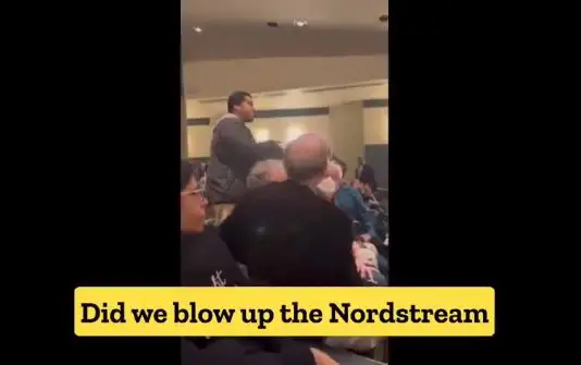 Nancy Pelosi heckled by demonstrators at an event last night calling her a "warmonger" and a "sad, old drunk" ***🤣******🤣******🤣***