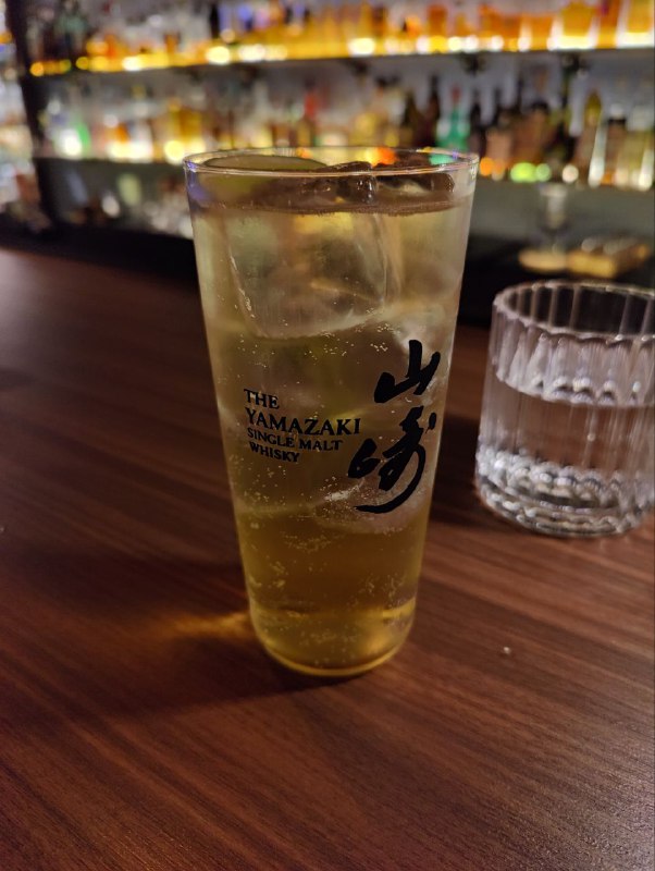 白洲 highball ，荔枝木烟熏