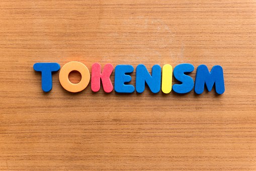 **به عصر «نمادگرایی سطحی» (Tokenism) خوش …