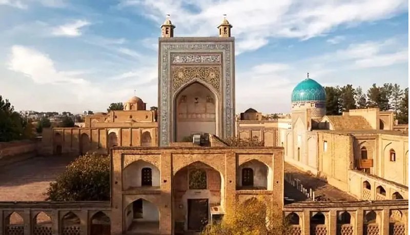 چنانکه بزرگی نقل کرد: که دو …