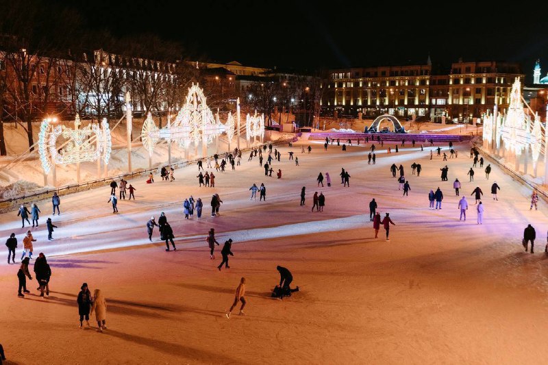 ***⛸️*** **Каток в парке «Черное озеро» …