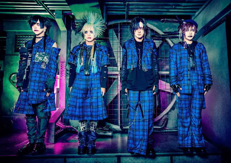 ***ザアザア***Xaa-Xaa – активная Visual kei группа. …