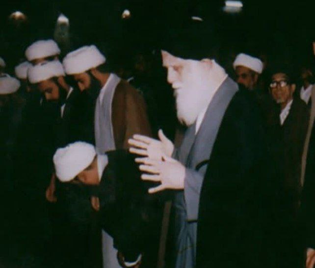 لا ينسجم طبعي وتفكيري مع التقليد …