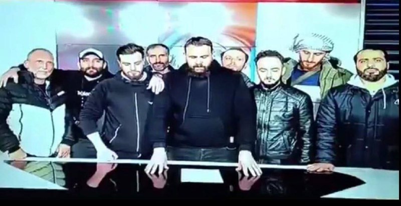 در تلویزیون دولتی سوريه تصرف دمشق …